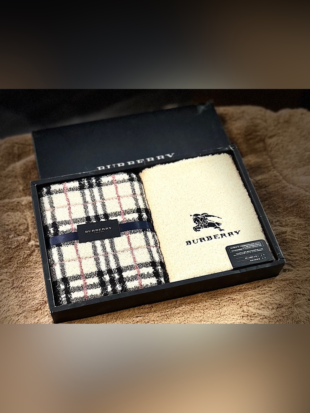 Burberry Plaid & Cream hand Towel Gift Set